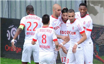 ثلاثية موناكو في مرمي لانس