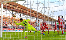 هدفا مونشنجلادباخ فى مرمى انجولشتات