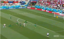 كوبري من صلاح للاعب السعودية