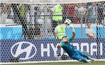 أبرز تصديات الحضري أمام السعودية