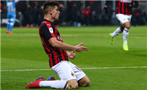 هدفا ميلان في نابولي