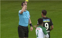 كارت أصفر لأحمد ريان بعد مشادة مع لاعب جيرسون