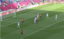 فرصة مزدوجة من حمدي فتحي وشريف أمام قطر