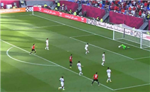 حارس قطر ينقذ مرماه من هدف لمصر