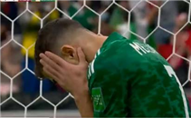 مزياني لاعب الجزائر يهدر هدف محقق أمام تونس