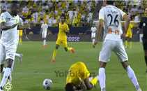 حجازي يتسبب فر ركلة جزاء على فريقه أمام النصر