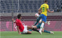 إنقاذ للشناوي أمام البرازيل