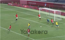 تصدي من الشناوي أمام البرازيل