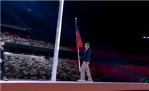 تسليم الراية الأولمبية لعمدة باريس