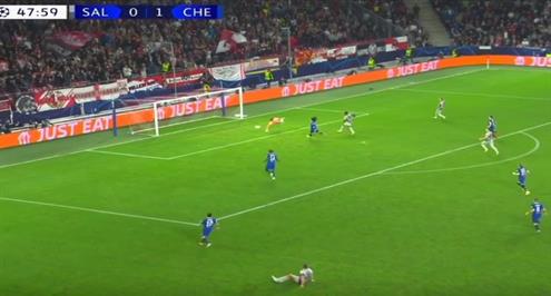 تشوكوبويكي يسجل هدفا لسالزبورج أمام تشيلسي