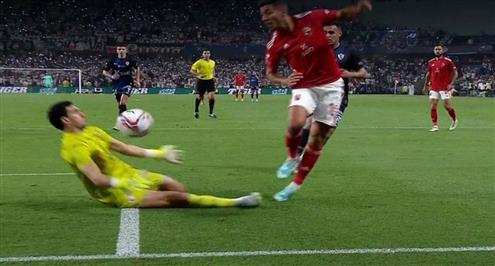 عواد يتصدى لإنفراد محمد شريف