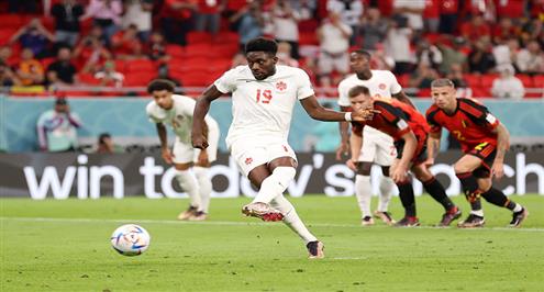 ديفيز يهدر ركلة جزاء وانقاذ كورتوا