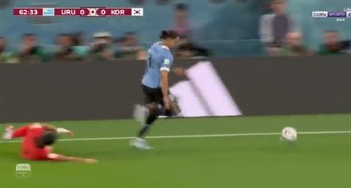 فرصة هدف لداروين نونيز أمام كوريا الجنوبية 