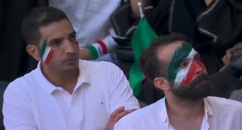 جانب من أجواء الجماهير في مباراة ويلز وإيران