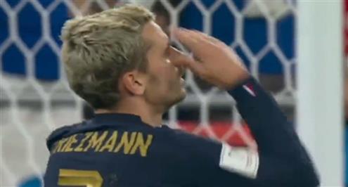 تسديدة جريزمان أمام الدنمارك