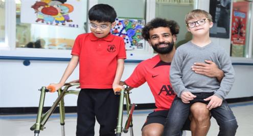 محمد صلاح يزور مركز راشد لأصحاب الهمم في دبي