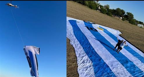 قميص ضخم لميسي (18 متر) يجوب شوارع الأرجنتين