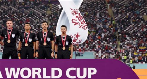 تكريم طاقم تحكيم مباراة كرواتيا والمغرب