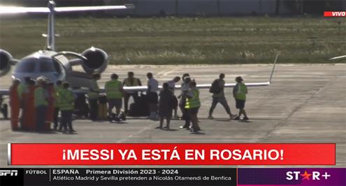 ميسي يصل إلى مدينة روساريو رفقة دي ماريا وديبالا