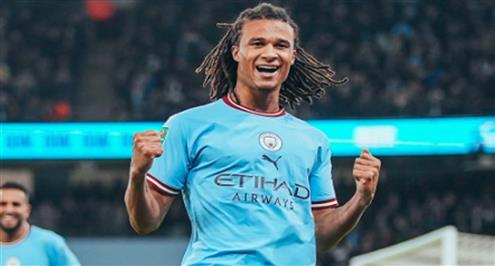 هدف مانشستر سيتي الثالث أمام ليفربول (ناثان أكي)