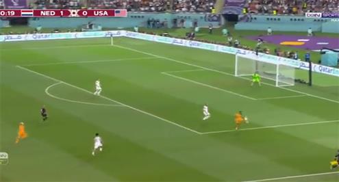 تسديدة خطيرة من ديباي أمام أمريكا