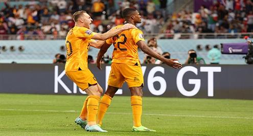 هدف هولندا الثالث أمام أمريكا (دينزل دومفريس)