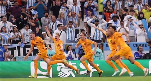 هدف هولندا الثاني أمام الأرجنتين ( فوتر فيجورست )