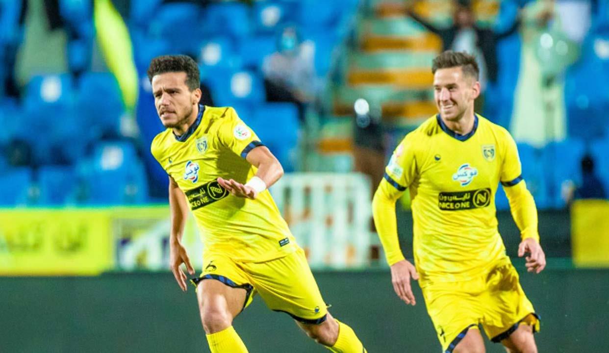 مصطفى فتحي يسجل هدفه الثاني أمام الرائد