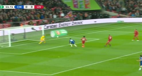 ماونت يهدر فرصة هدف أمام ليفربول