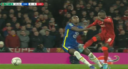 تدخل قوي بين كيتا وتشالوباه