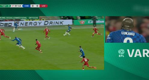 VAR يلغي هدف للوكاكو أمام ليفربول