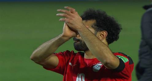 تحية بين لاعبي منتخب مصر والجماهير
