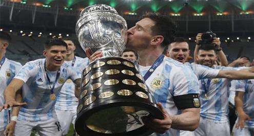 ميسي يغني في غرفة ملابس الأرجنتين بلقب كوبا أمريكا