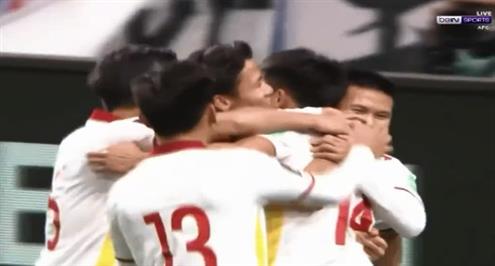 هدف نغوين ثان بنه لاعب فيتنام أمام اليابان 