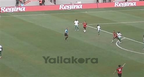 لحظة ضرب السولية من دفاع السنغال