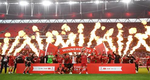 فرحة لاعبي ليفربول بكأس الاتحاد الإنجليزي