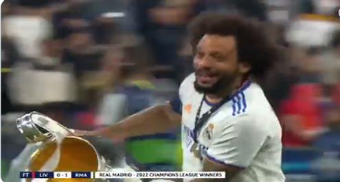 احتفال خاص من مارسيلو بدوري أبطال أوروبا