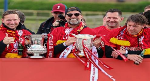 احتفالات ليفربول مع الجمهور ببطولتي كأس إنجلترا والرابطة 