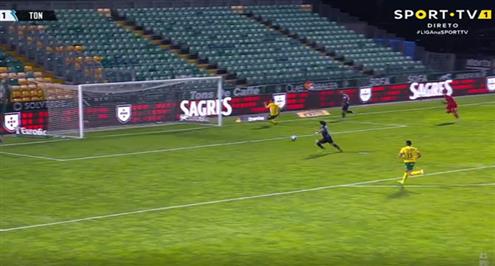 اهدار لا يصدق من لاعب تونديلا في الدوري البرتغالي