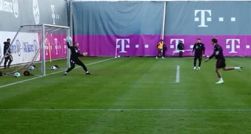 أفضل تصديات مانويل نوير في تدريبات بايرن ميونخ