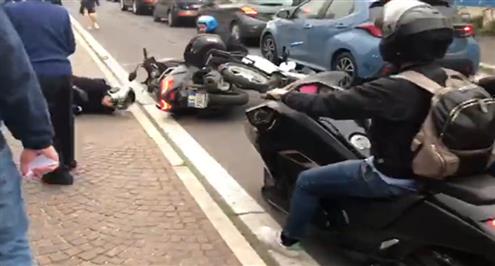 استفزاز مشجع روما لجماهير ليستر يتنتهي بحادثة