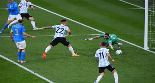 ميسي يصنع ومارتينيز يسجل هدف الأرجنتين الأول أمام ايطاليا