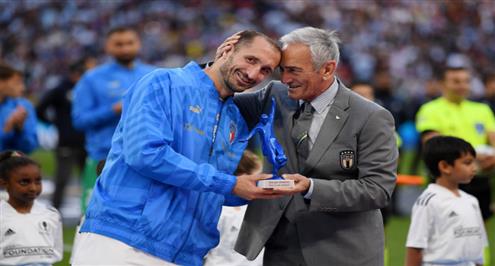 تكريم كيلليني في آخر مباراة مع منتخب إيطاليا