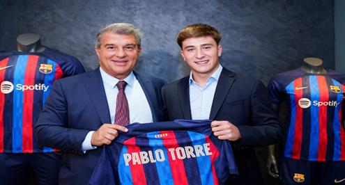 خلف الكواليس: برشلونة يقدم صفقته الجديدة بابلو توري