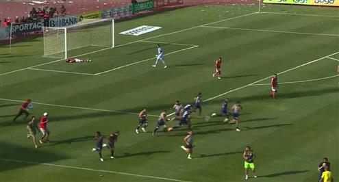 محاولة جمهور النجم الإعتداء على لاعبي الترجي