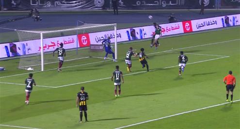 مدافع الاتفاق يحرم أحمد حجازي من هدف