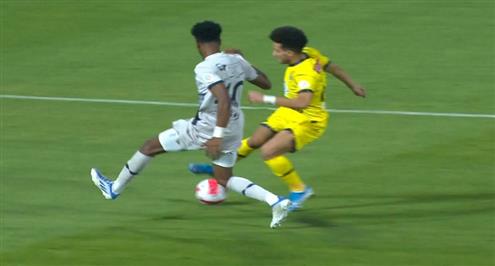 فرصة هدف لمصطفى فتحي أمام ضمك 