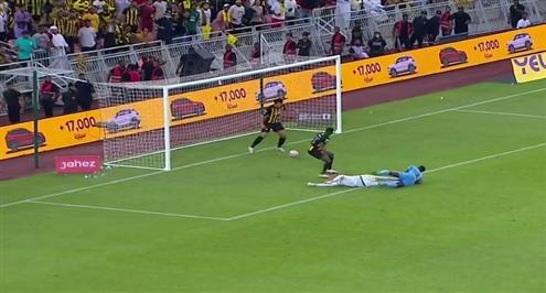 أحمد حجازي ينقذ الاتحاد من هدف أمام الباطن 