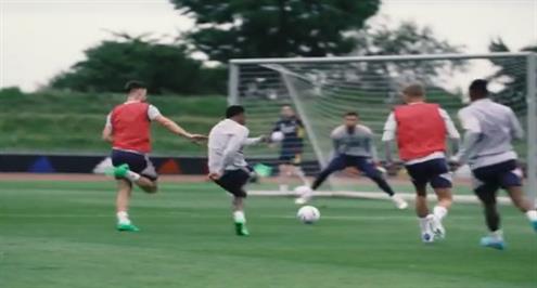 جابرييل خيسوس يتألق في تدريبات أرسنال