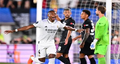 ديفيد الابا يسجل هدف ريال مدريد الأول أمام فرانكفورت
